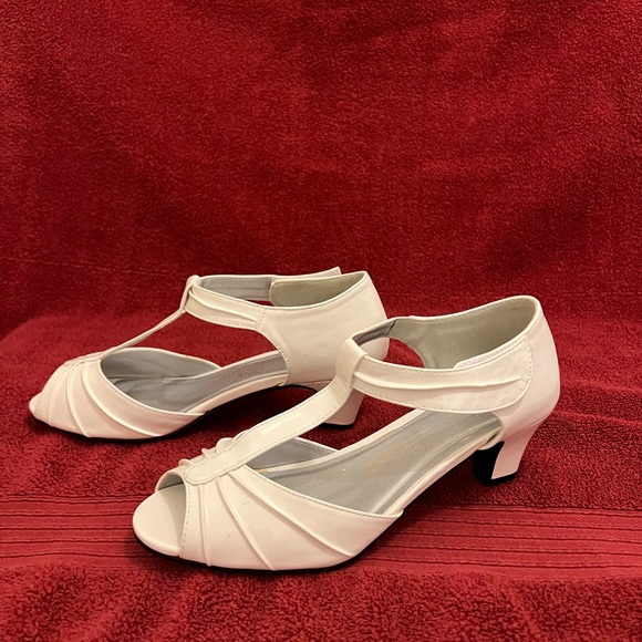 Angel Steps Eva Pump Women’s Shoes; White Patent; Size 7.5 - Picture 8 of 12